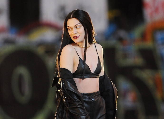 Jessie J Competing As A Contestant In A Chinese Singing Competition [VIDEO]