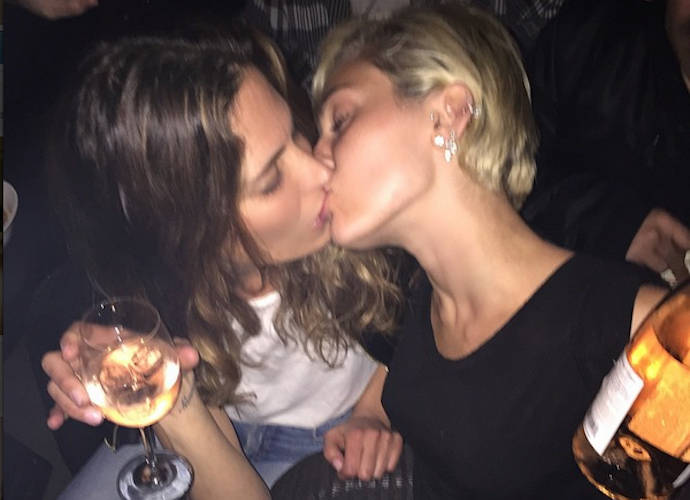 Miley Cyrus Makes Out With Model Frankie Rayder