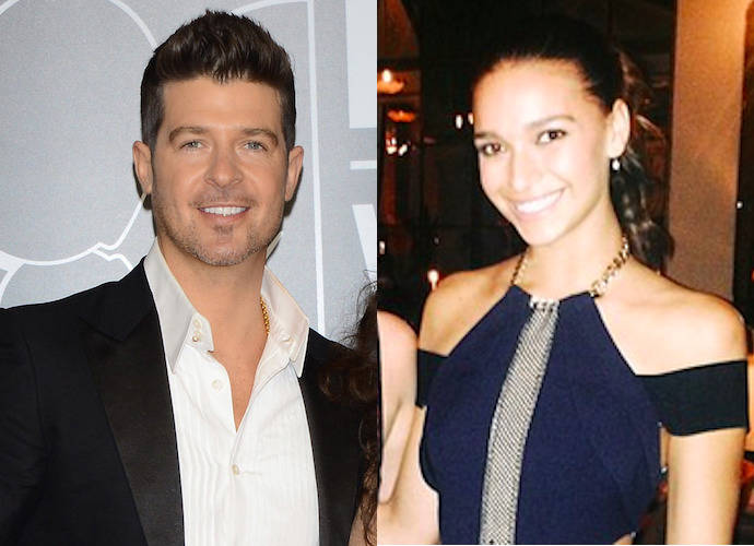 Robin Thicke Makes Out With Girlfriend April Love Geary On Flight, Disrupts Passengers