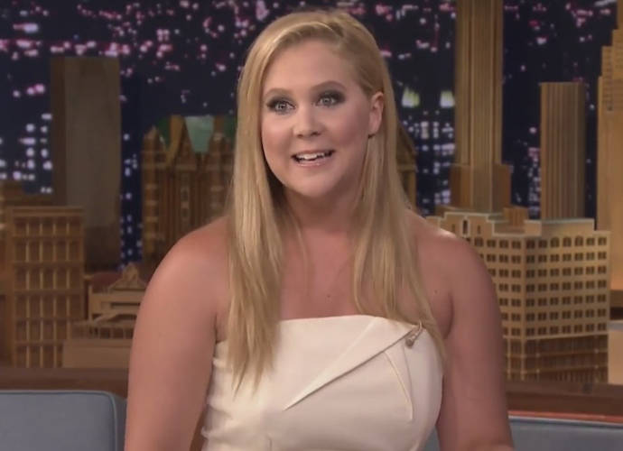 Amy Schumer Sent A Sext To Katie Couric S Husband As A Prank Uinterview