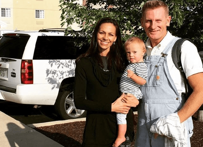 Rory Feek Feels ‘Broken-Hearted And Blessed’ Watching Joey Feek Play With Daughter