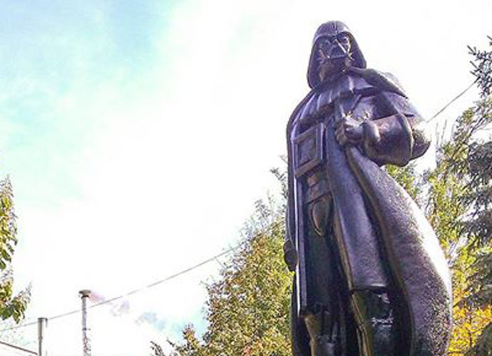 Darth Vader Replaces Lenin Statue In Ukraine