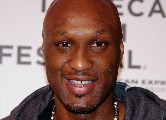 Lamar Odom Drunkenly Throws Up On Plane, Kicked Off Flight – Report