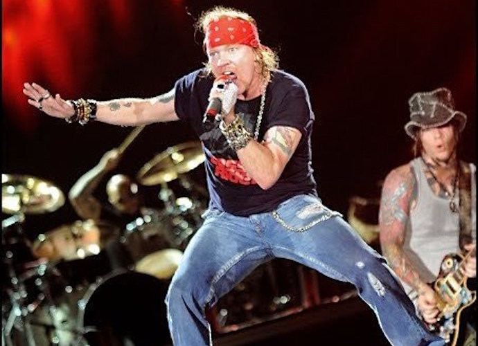 Axl Rose And Slash Play Together During Guns N’ Roses Concert In 23 Years