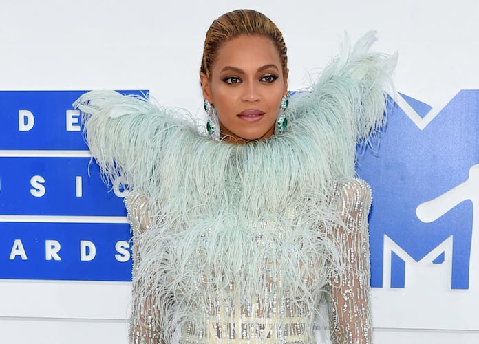 Beyoncé, Jay Z And Blue Ivy Rocked Barbie-Style Costumes For Halloween