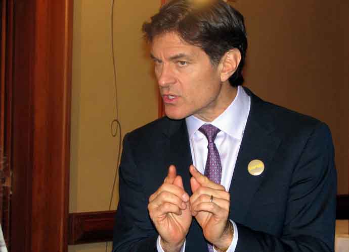 Dr. Oz Apologizes After Suggesting Deaths Of U.S. School Kids Would Be Acceptable, #FireDrOz Trends