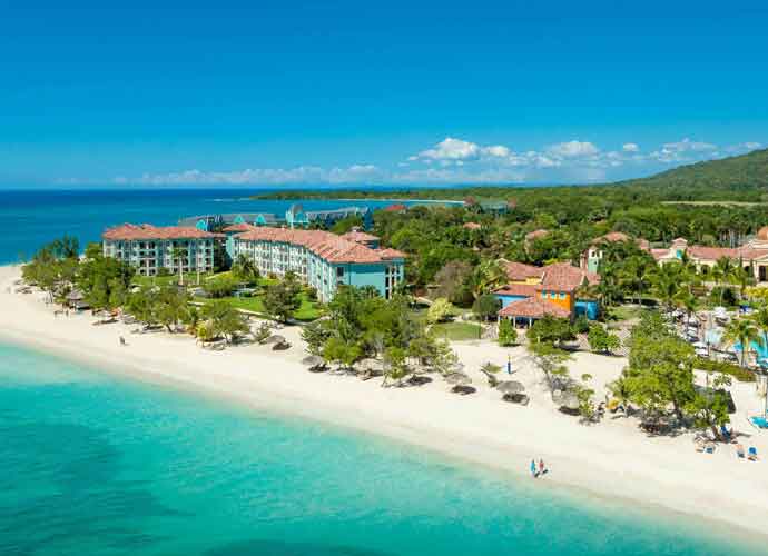Families Of U.S. Tourists Who Died At Bahamas Sandals Resort Demand Second Autopsy