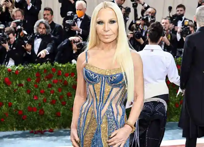 Donatella Versace Shares Tribute Post 25 Years After Her Brother Gianni ...