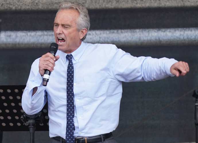 Robert F. Kennedy Jr. Accuses Trump Of ‘Caving’ On Covid-19 Lockdowns & Mask Mandates At Libertarian Convention – Gets Standing Ovation