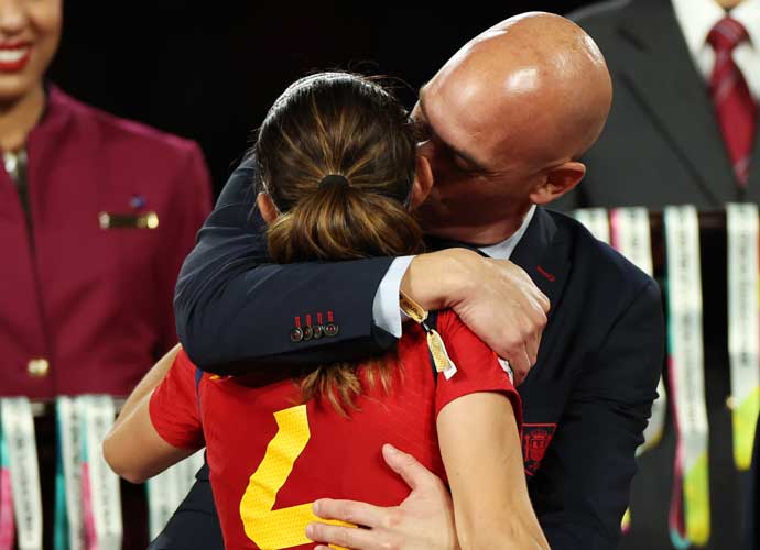 Spanish Soccer Chief Rubiales Apologizes For Kissing Star Player Jennifer Hermoso On Lips After World Cup Victory