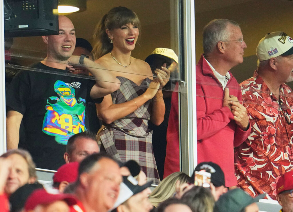 Taylor Swift & Travis Kelce Share Intimate Moment After Chiefs’ Win On Monday