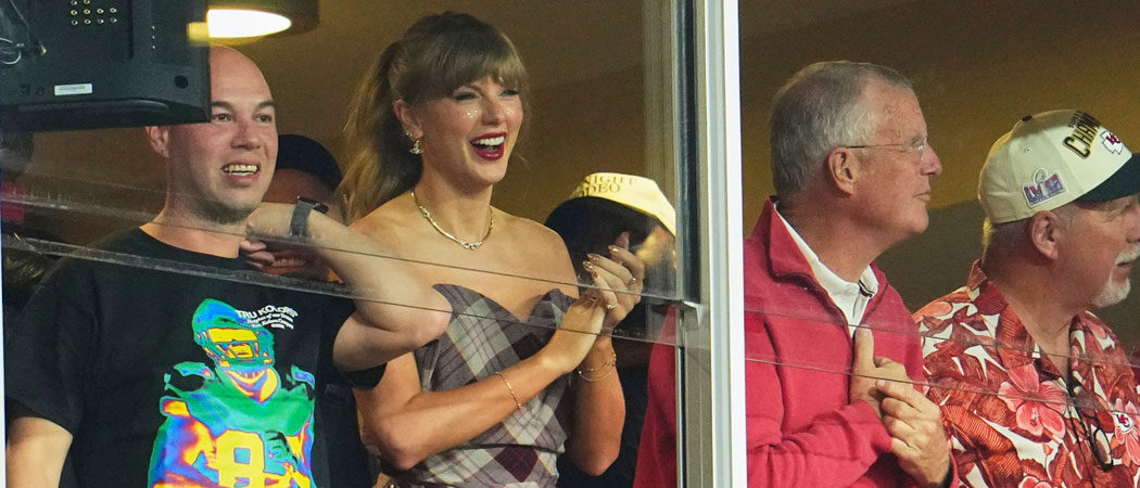 Taylor Swift & Travis Kelce Share Intimate Moment After Chiefs’ Win On Monday