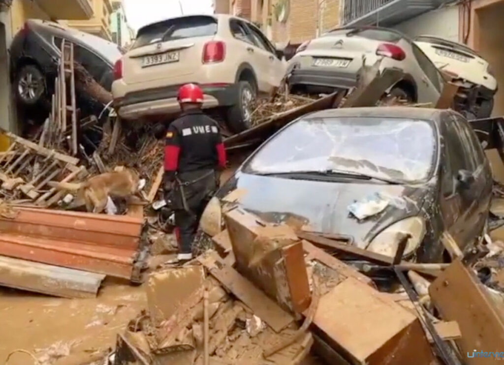 VIDEO: Emergency Teams Look For Missing People After Deadly Flooding in Spain