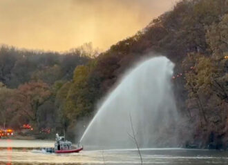 VIDEO: Fireboat Sprays Water On Brush Fire in Manhattan’s Inwood Hill Park