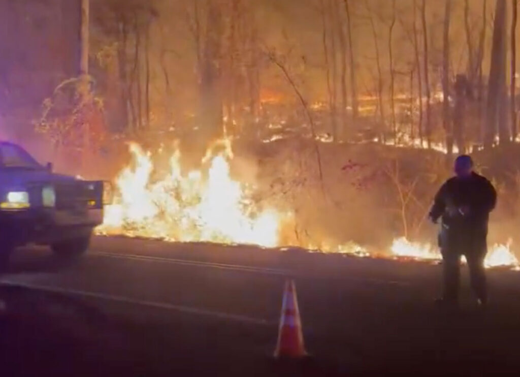 VIDEO: Firefighters Make Progress Against Jennings Creek Fire In New York & New Jersey