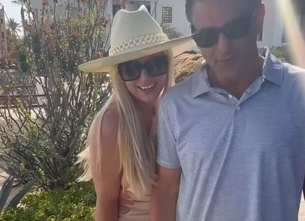 As Concerns About Her Mental Health Grow, Britney Spears Calls Her Brother ‘Sexy’ In Mexican Vacation Video