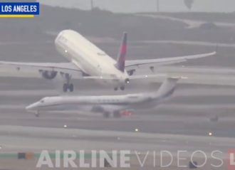 VIDEO: Jet Carrying Gonzaga Men’s Basketball Team & Airliner Have Near Miss On Runway At LAX: ‘Stop, Stop, Stop!’