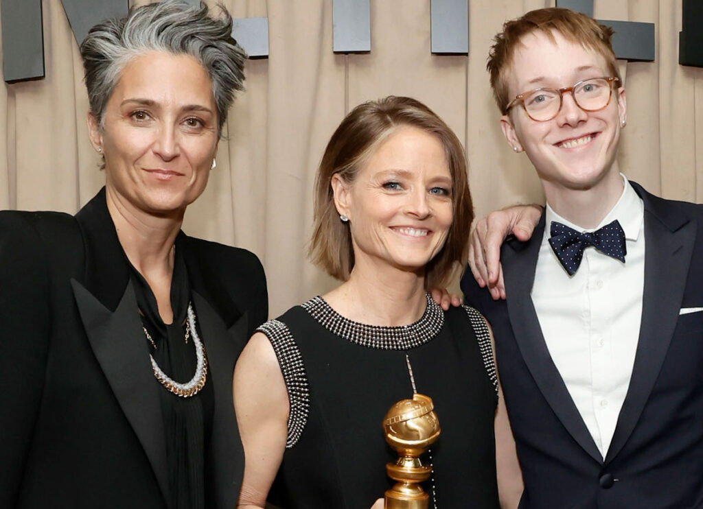 Jodie Foster Thanks ‘Love Of My Life,’ Wife Alexandra Hedison, & Son Kit Bernard In Globes Speech  – As Sofia Vergara Protests Loss