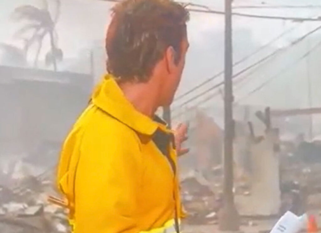 ABC Anchor David Muir Called ‘Vain’ For Using A Clothespin To Pin His Jacket During L.A. Wildfire Reports