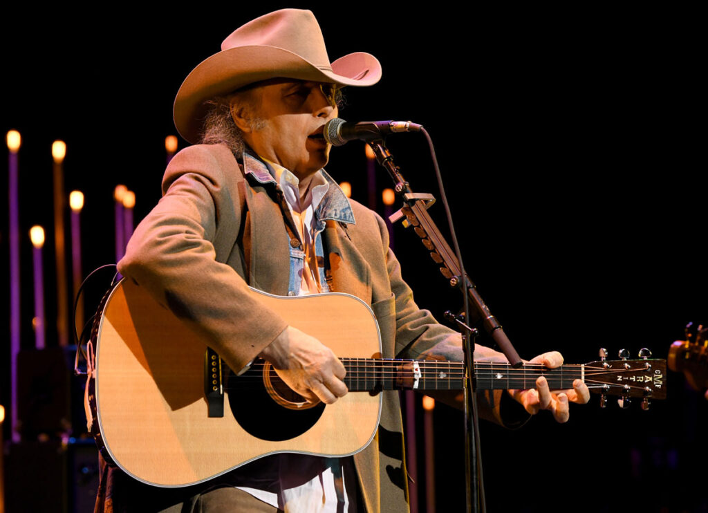 Dwight Yoakam Preps For 2025 Dates For ‘Cosmic Roundup & Rodeo Tour’ – Setlist & Ticket Info