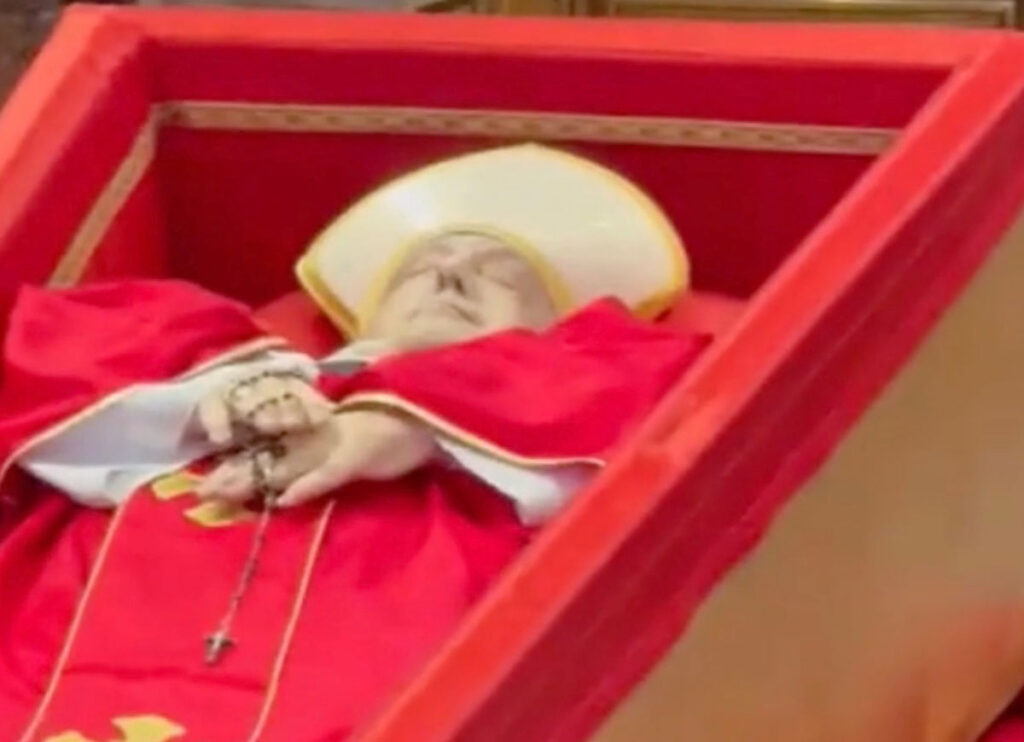 VIDEO: Body Of Pope Francis Lies In State At St. Peter’s Basilica