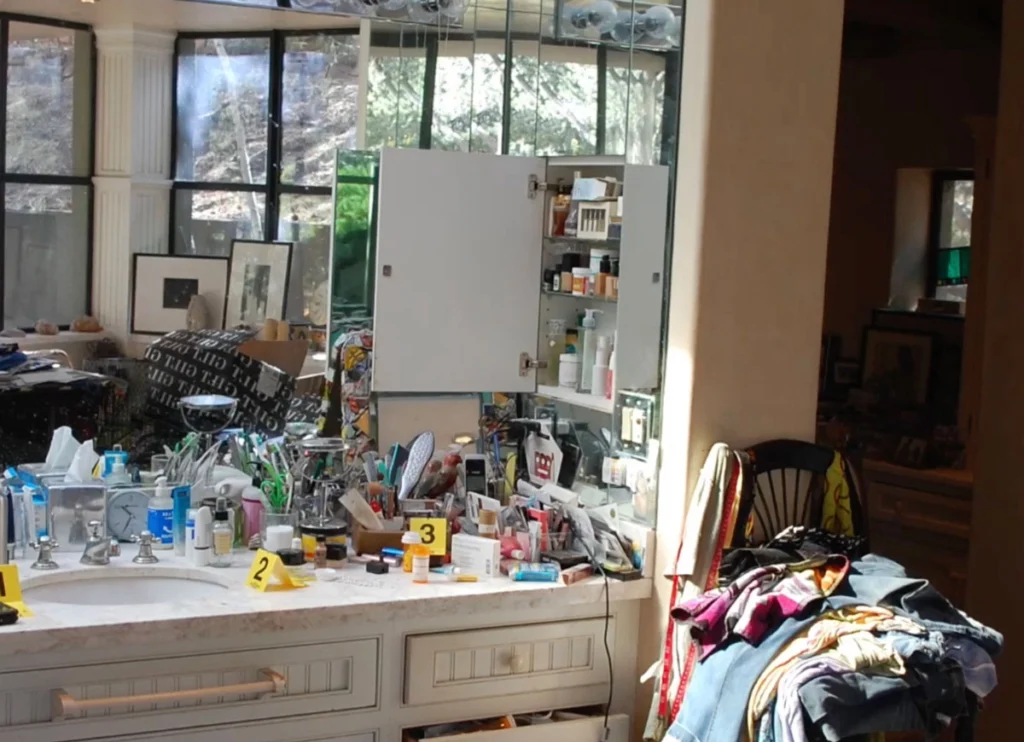 Photos From Inside Gene Hackman & Wife’s Messy Home Released Amid Probe Into Their Deaths