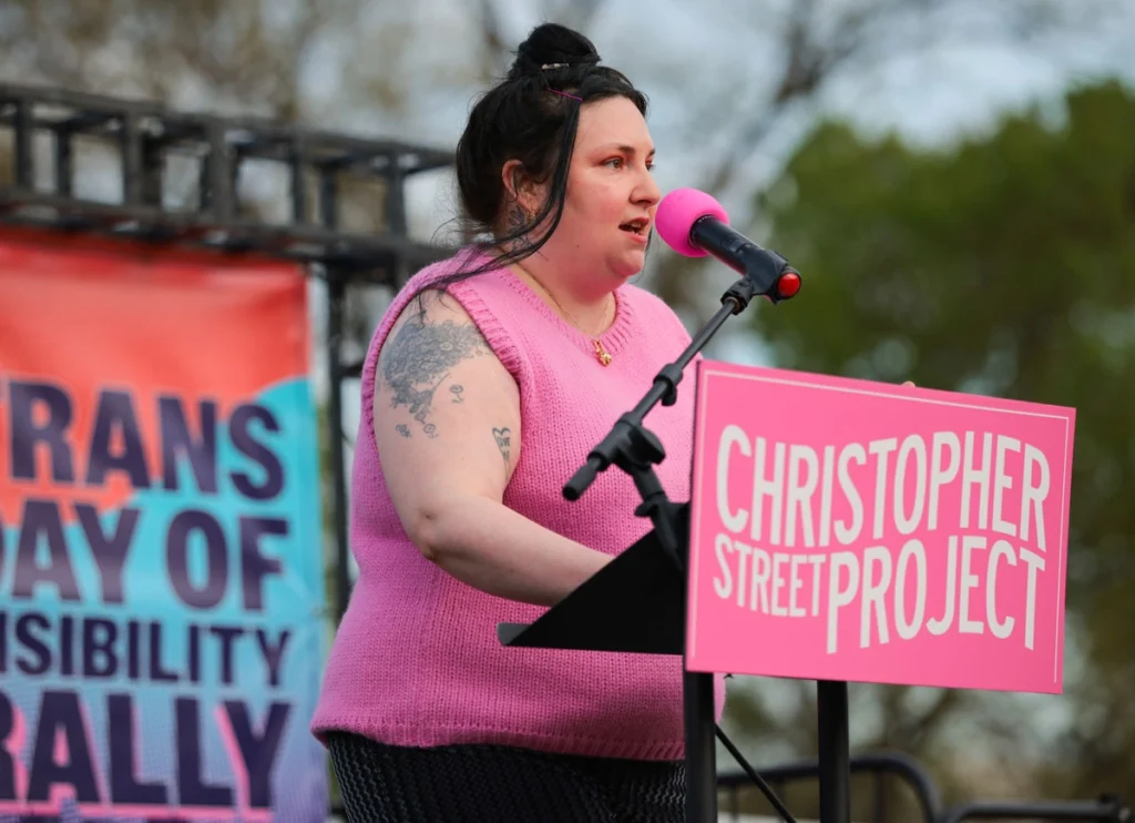 Lena Dunham Makes Rare Appearance After Stepping Back From Hollywood After Constant Body-Shaming