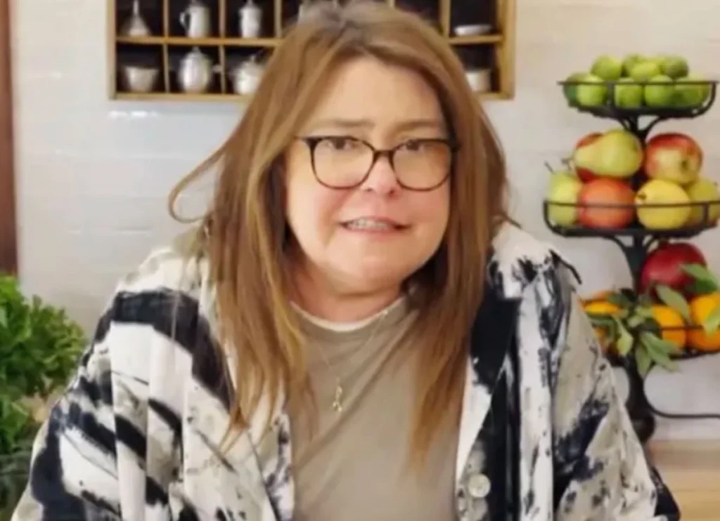 Fans Alarmed Over Rachael Ray’s ‘Disheveled’ Appearance & ‘Slurred Speech’ In Social Media Post
