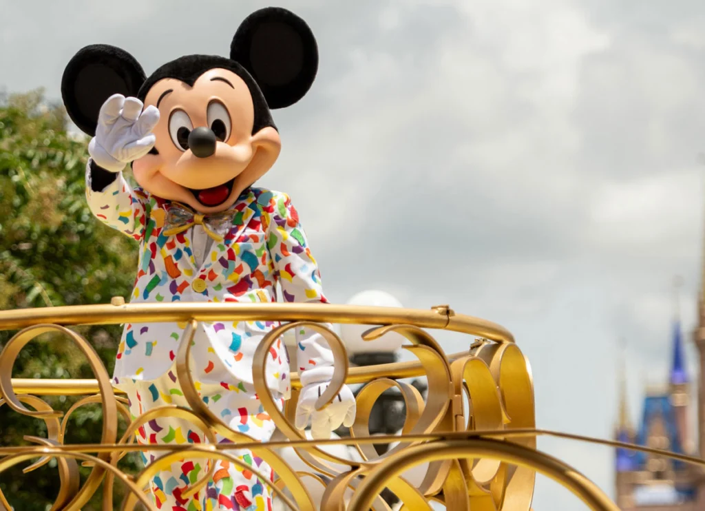 334-Lb. Eugene Strickland Sues Walt Disney World For $50K After Being Injured On Waterslide, Despite Being Over Weight Limit