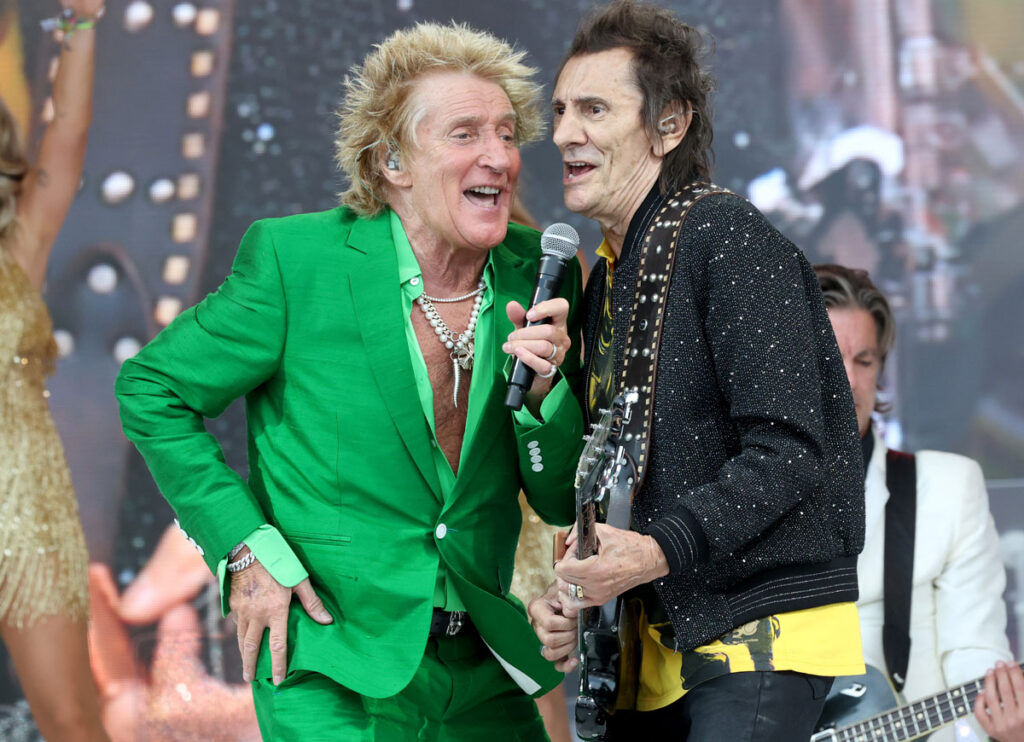 Rod Stewart Invites Fellow Rock Legends Ronnie Wood & Mick Hucknell On Stage At Glastonbury Music Festival