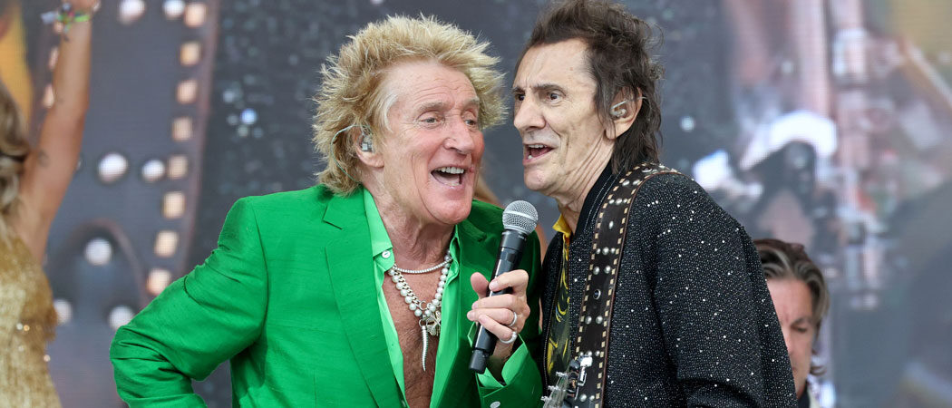Rod Stewart Invites Fellow Rock Legends Ronnie Wood & Mick Hucknell On Stage At Glastonbury Music Festival