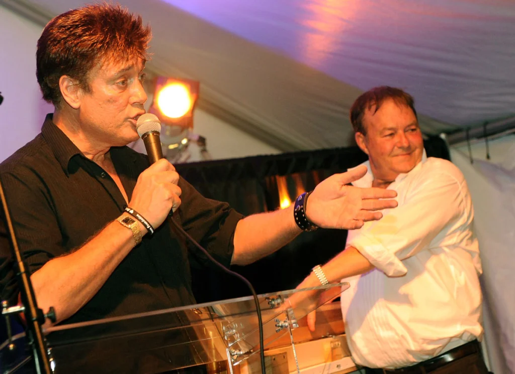 Country Singer Ronnie McDowell Suffers A Stroke While Performing On Stage