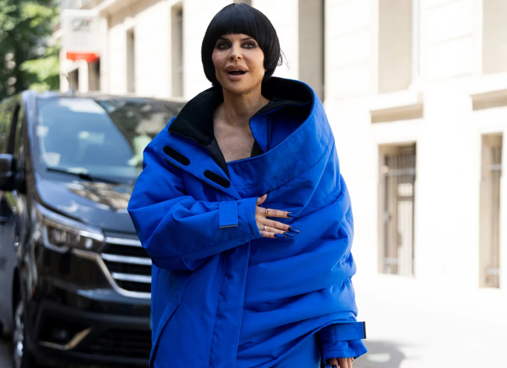Fans Slam Lisa Rinna For ‘Awful’ New Blunt Bob Look At Paris Fashion Week