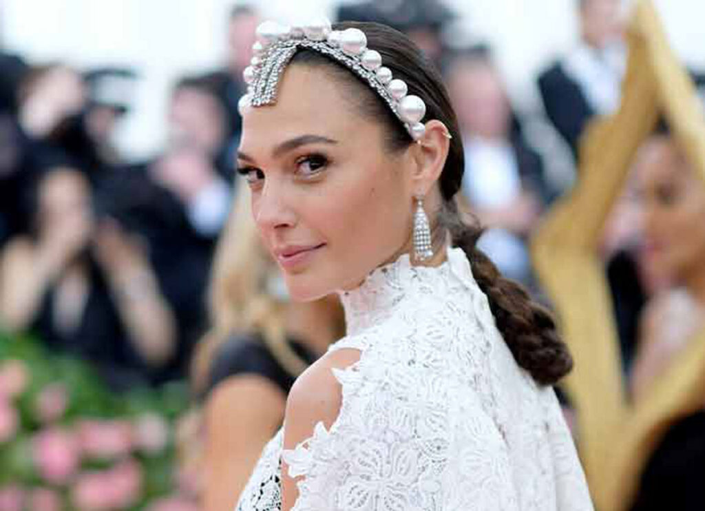 Gal Gadot Clarifies Her Comments Blaming Hollywood’s ‘Anti-Israel Culture’ For Flop Of ‘Snow White’