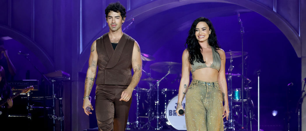 Demi Lovato & Joe Jonas Reunite For ‘Camp Rock’ Performance On Jonas Brothers Tour