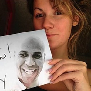 Cory Booker Banters With Stripper Lynsie Lee On Twitter