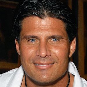 Jose Canseco Accidentally Shoots Himself In Hand, Undergoes Surgery