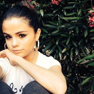 Selena Gomez Unfollows Famous Friends On Instagram And Twitter