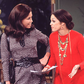 Mary Tyler Moore Devastated By Valerie Harper’s Terminal Brain Cancer Diagnosis
