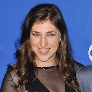 Mayim Bialik Defends Attachment Parenting Style; Stands Up For Women Who Breastfeed In Public
