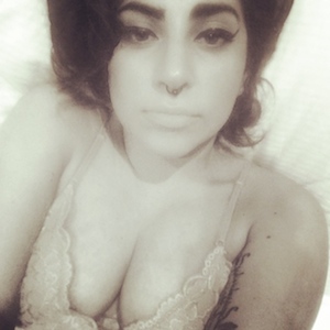 Lady Gaga Channels Amy Winehouse In Selfie