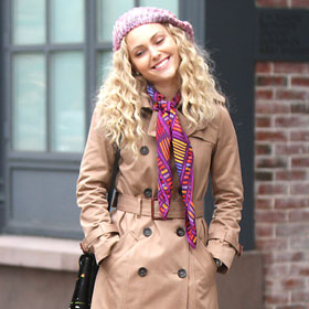 VIDEO: First Look At AnnaSophia Robb As Carrie Bradshaw In CW's 'The Carrie Diaries'