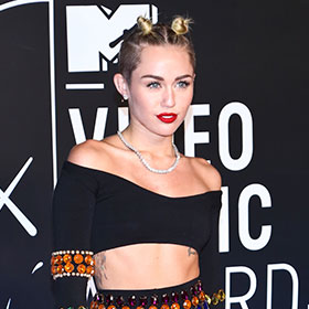 Miley Cyrus Twerks At MTV's VMA; Racy Performances Of 'We Can’t Stop' & 'Blurred Lines' With Robin Thicke Stun