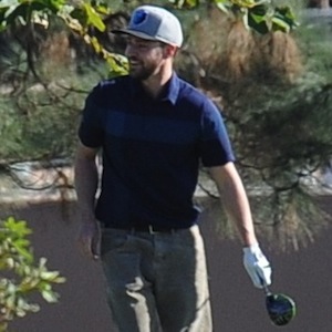 Justin Timberlake Works On His Golf Game
