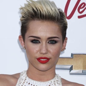 Miley Cyrus Laughs Off Juicy J Pregnancy Rumors