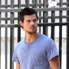 Taylor Lautner Grows Beard For 'Tracers'