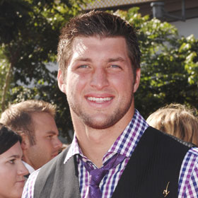 Tim Tebow Joins New England Patriots, Becomes Backup To Tom Brady