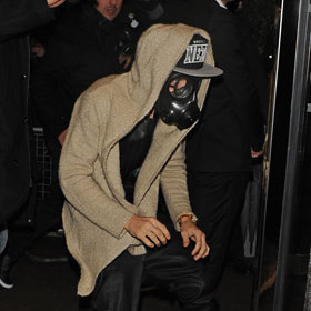 Justin Bieber Sports Gas Mask After Day Of Twitter Rant