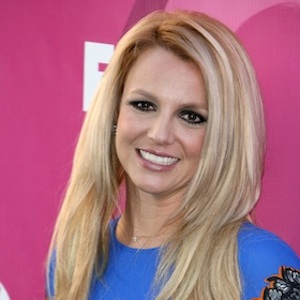 Britney Spears Powers Through Wardrobe Malfunction During Vegas Show