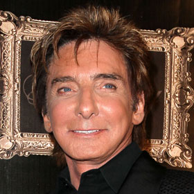 Barry Manilow 'Still Not 100 Percent' Recovered From Bursitis Surgery